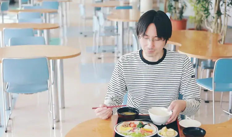 明るく心地よい｢食堂｣ - お食事やカフェ - 海の病棟 | 福岡県大牟田市 不知火病院(うつ病の治療･入院･カウンセリング)